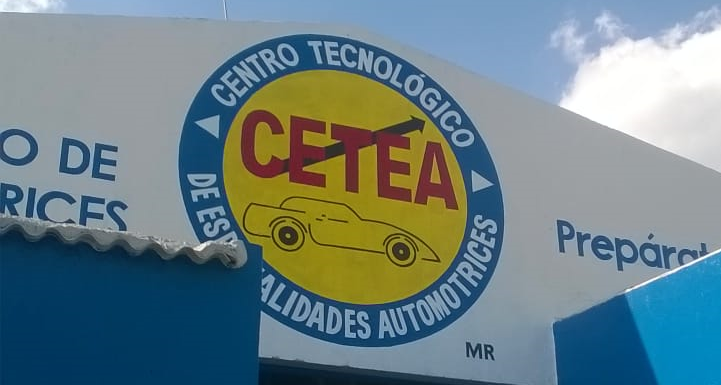 Camioneta rotulada